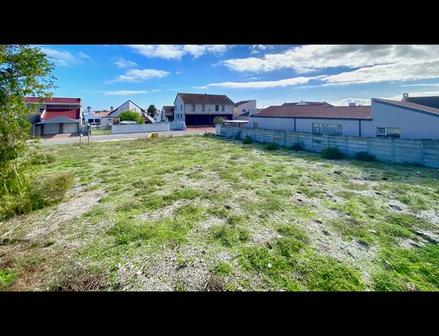 670M² VACANT LAND FOR SALE IN PORT OWEN